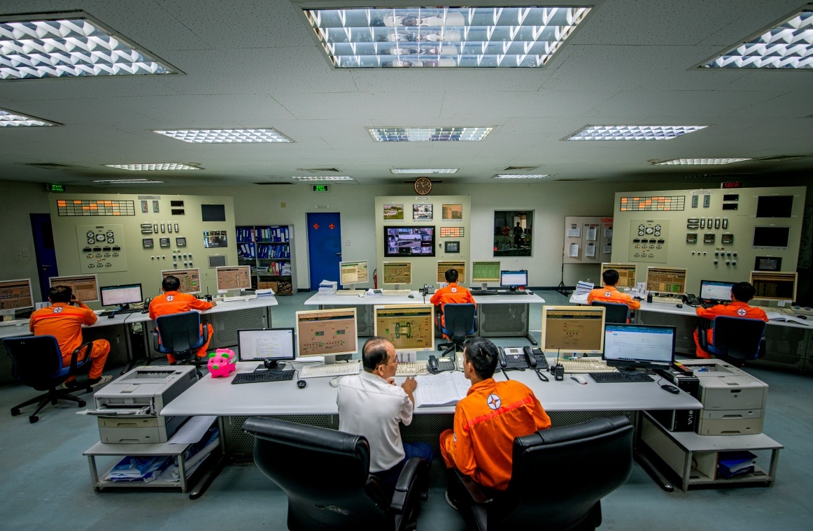 Costly oil-fired power units activated amid extreme heat